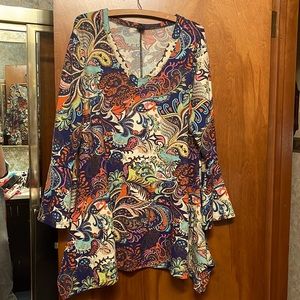 Ladies paisley, long sleeve tunic size large, extra large